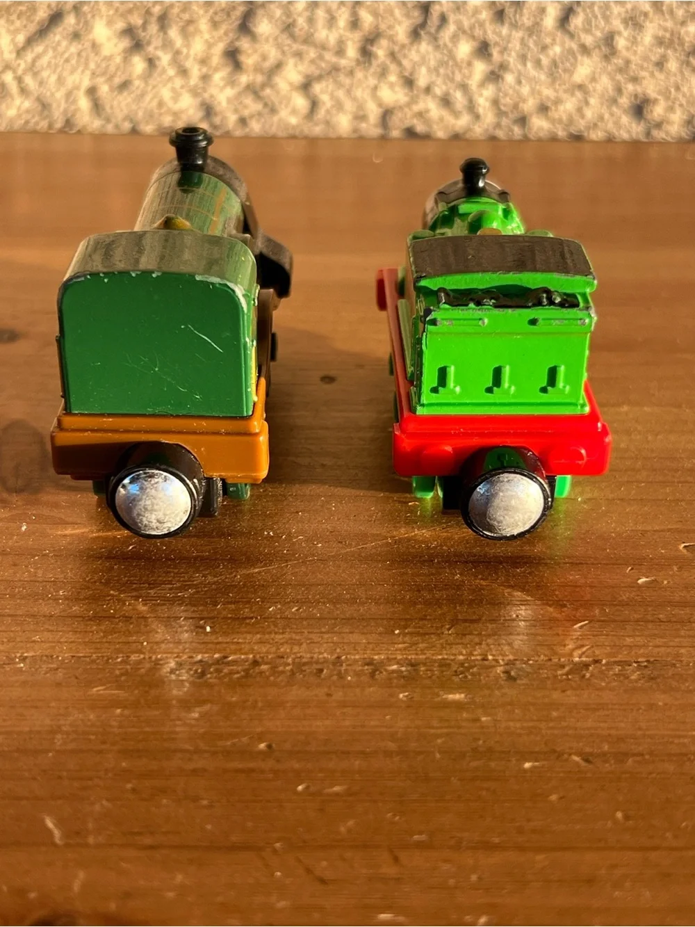 Thomas & Friends Green and Red Magnetic Train Pair